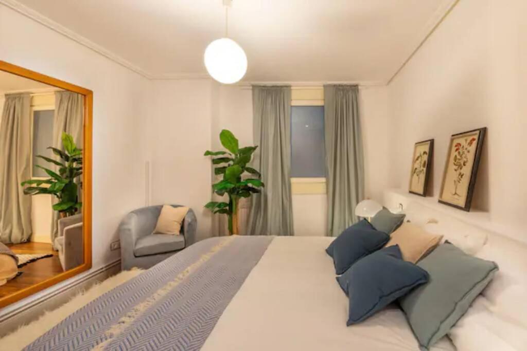 Exclusivo Apartamento En El Casco Viejo Bilbao Buitenkant foto